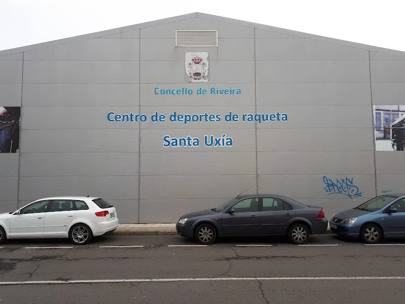 Centro de Deportes de Raqueta - Centro deportivo en Ribeira