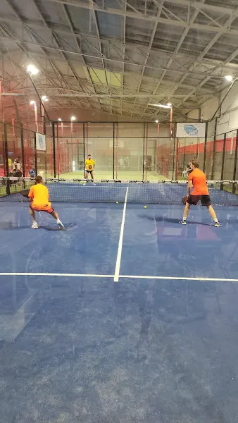 Alonka Padel Indoor - Centro deportivo en Elda - foto 2