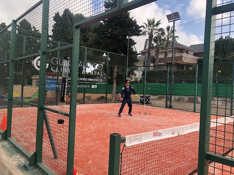 Club de Tenis Torrevieja - Club de tenis en Torrevieja - foto 2