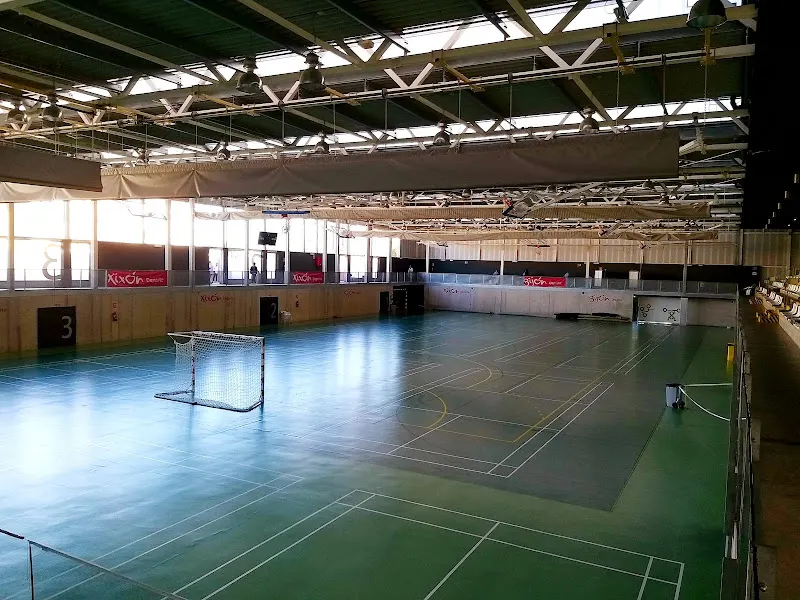Pabellón de Deportes La Tejerona - Polideportivo en Gijón - foto 2