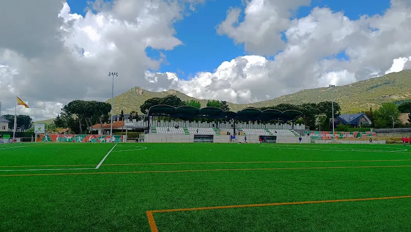 Polideportivo Hoyo De Manzanares - Polideportivo en Hoyo de Manzanares - foto 2