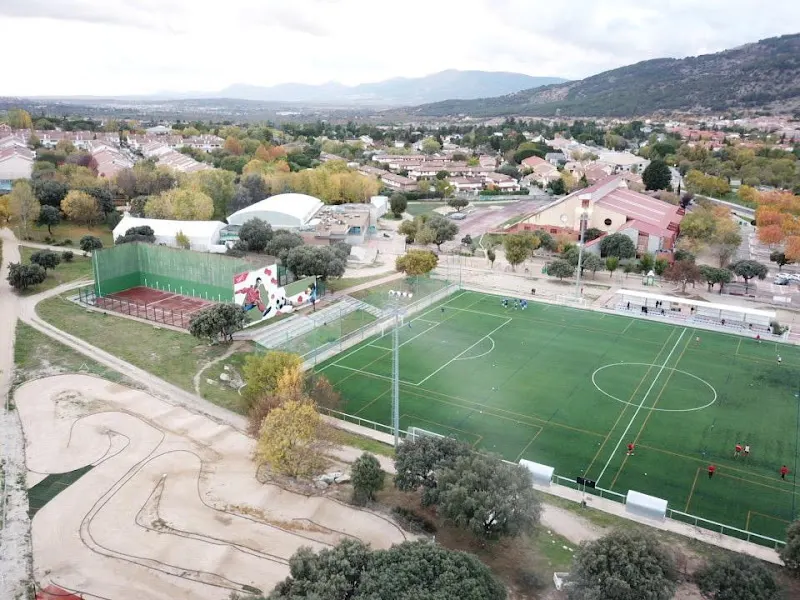 Polideportivo de Moralzarzal (Ciudad Deportiva Navafria) - Moralzarzal