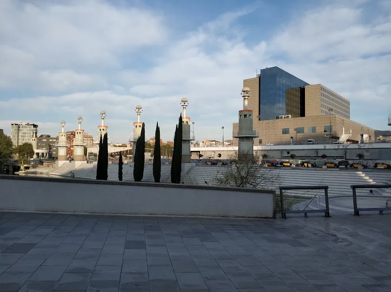 Polideportivo Municipal de la España Industrial - Polideportivo en Barcelona - foto 3