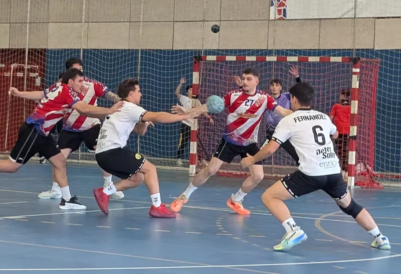 Polideportivo Salvador Gimeno - Polideportivo en Sant Joan Despí - foto 2