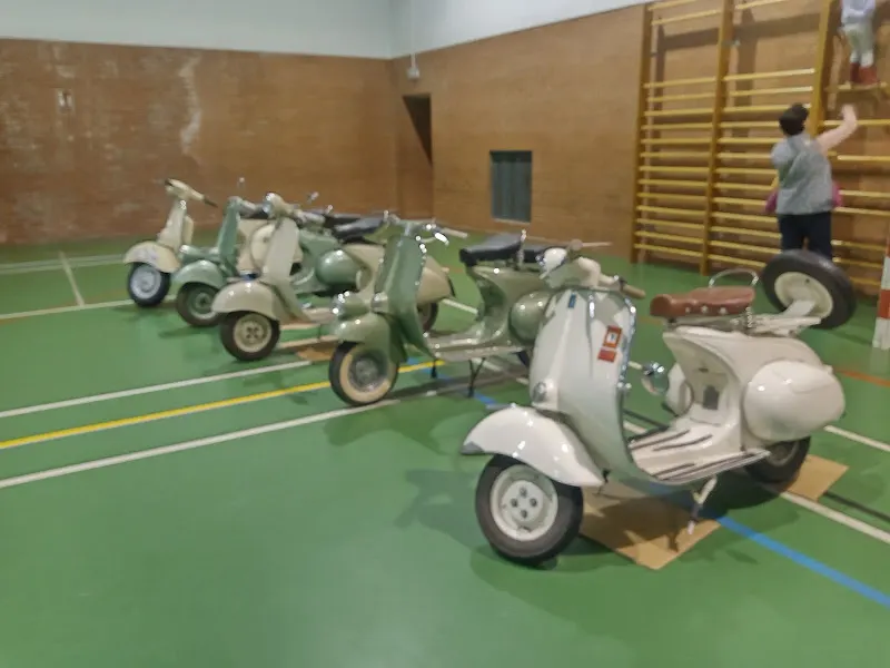 Pabellón Deportivo Moctezuma - Polideportivo en Cáceres - foto 2