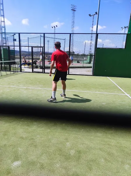 Club Tenis - Club deportivo en Navalmoral de la Mata - foto 2