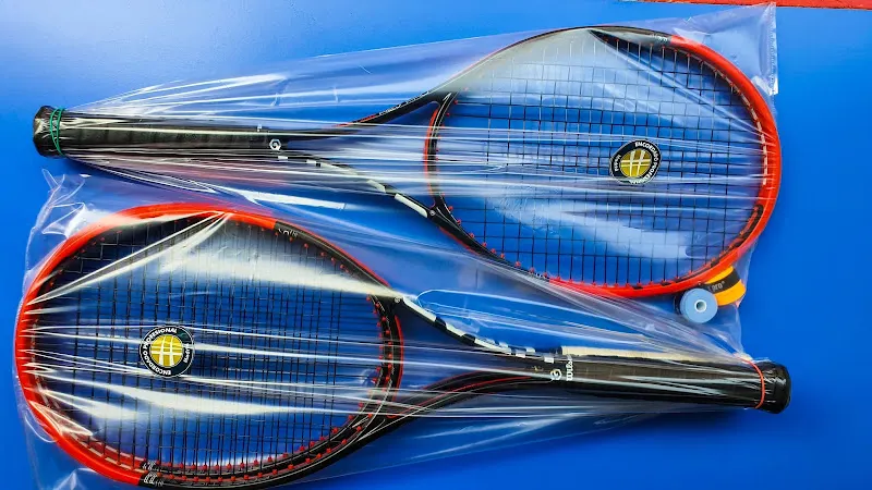 Encordados y más (CITA PREVIA) Raquetas de tenis, frontenis, squash y bádminton - Tienda de artículos de tenis en Madrid - foto 2