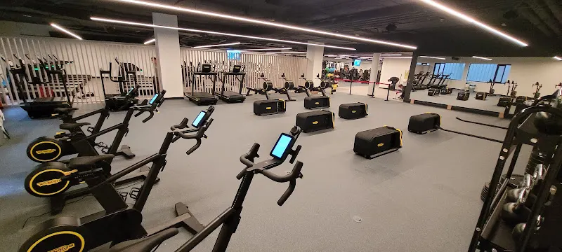Polideportivo Zuhaizti - Gimnasio en Donostia-San Sebastian - foto 2