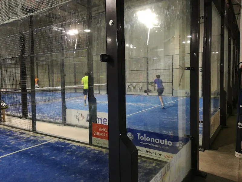 León Padel Club - Club de pádel en San Andres del Rabanedo - foto 2