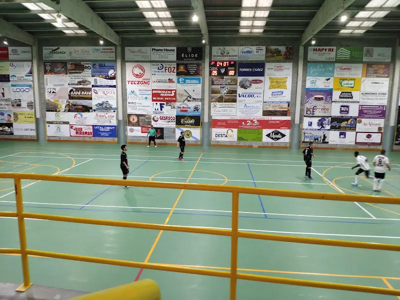 Pavillón Municipal de Deportes - Polideportivo en Barreiros - foto 2