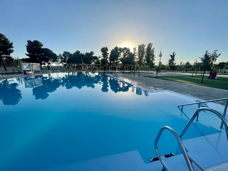 Centro deportivo Municipal La Elipa - Piscina en Madrid - foto 2