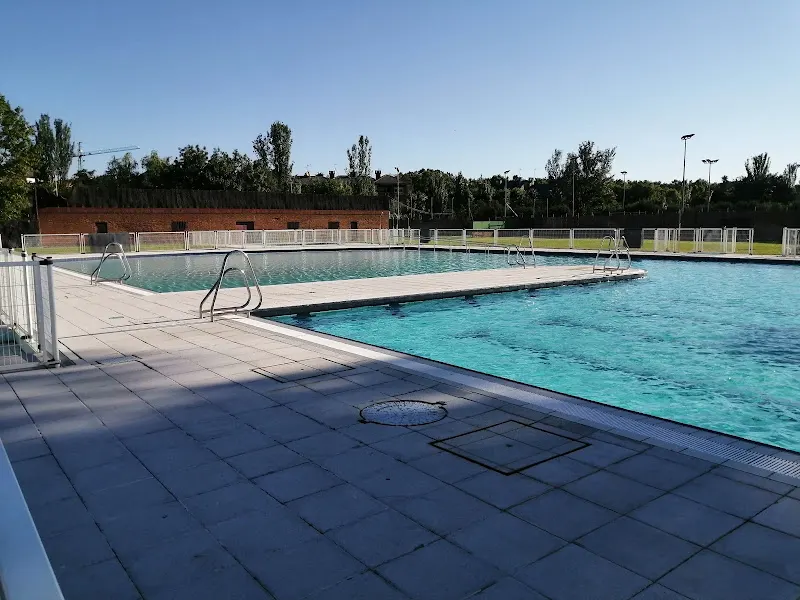Polideportivo Carlos Ruiz - Polideportivo en Pozuelo de Alarcón - foto 2