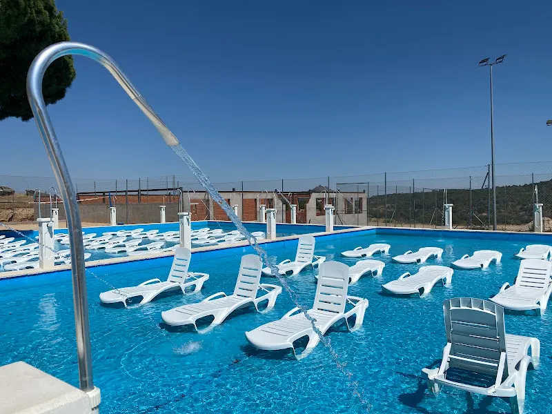 Piscinas y Zona Deportiva