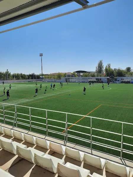 Complejo Deportivo Santiago Apóstol - Polideportivo en Villanueva de la Cañada - foto 2
