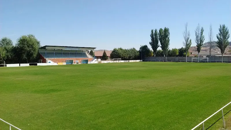 Campo De Futbol Municipal De Baltanás - Centro deportivo en Baltanas - foto 2