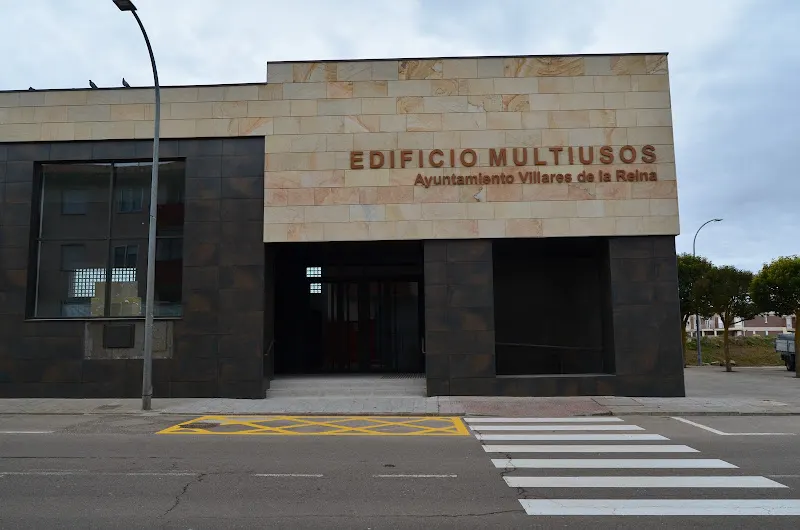Pabellón Deportes - Polideportivo en Villares de la Reina - foto 2