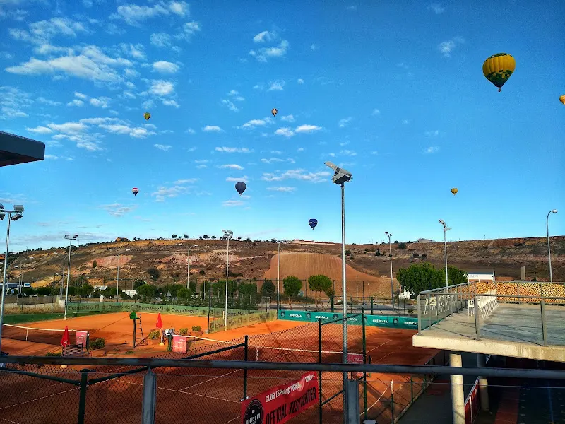 Espacio Tierra - Club de tenis en Lastrilla (La) - foto 2