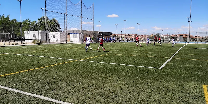 Complejo Deportivo Los Escobares - Centro deportivo en Lastrilla (La) - foto 2