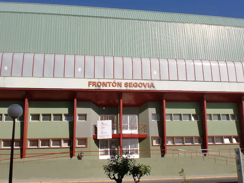 Frontón Segovia - Centro deportivo en Segovia - foto 2