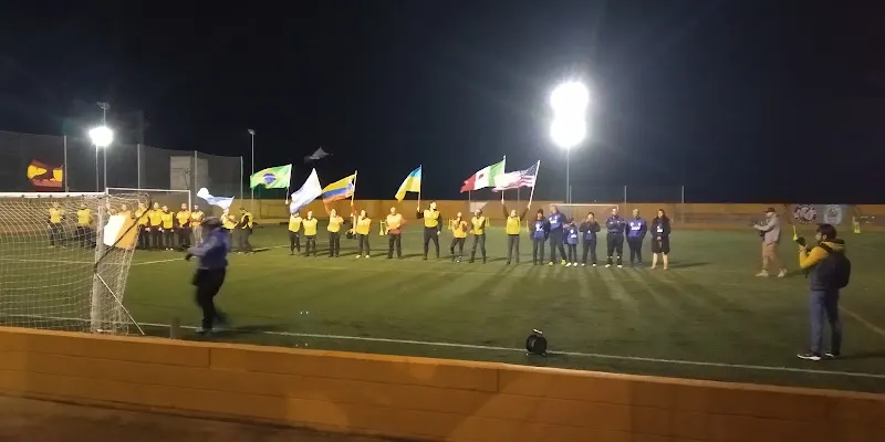 Polideportivo Campo de Fútbol Municipal Alcolea del Río - Campo de fútbol en Alcolea del Rio - foto 2