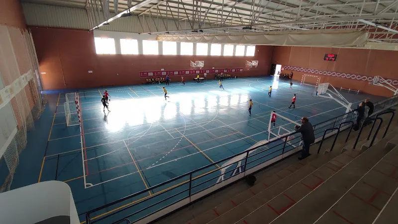 Centro Deportivo Ifni - Centro deportivo en Sevilla - foto 2