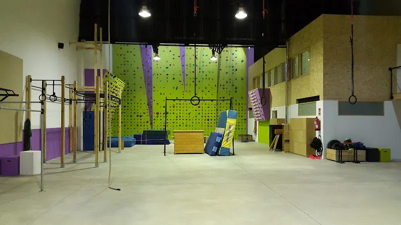 La Nave (Ocio y Deporte No Industrial) - Centro deportivo en Soria - foto 2