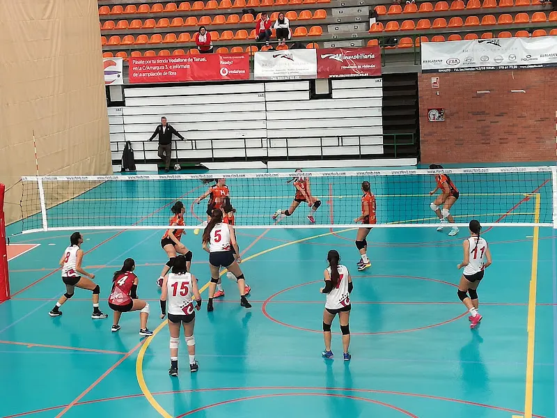 Pabellón Polideportivo Municipal Los Planos - Polideportivo en Teruel - foto 3