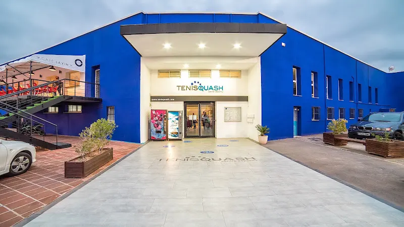 TENISQUASH CENTRO DEPORTIVO - Centro deportivo en Alzira - foto 3