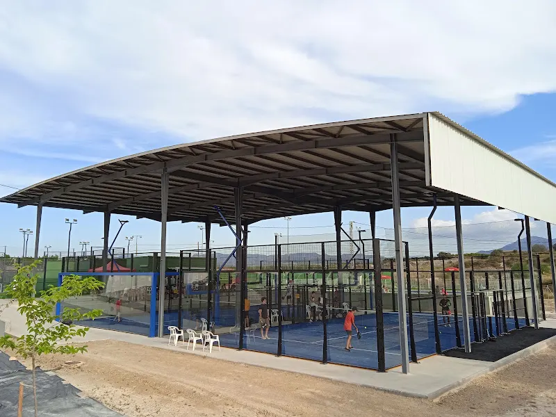 Club de Tenis Benigànim - Club deportivo en Beniganim - foto 2
