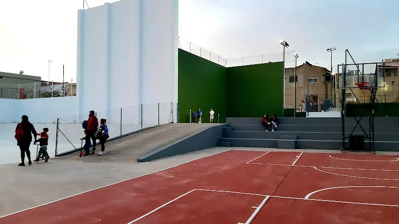 Polideportivo Daniel Oliver - Polideportivo en Benicull de Xuquer - foto 2