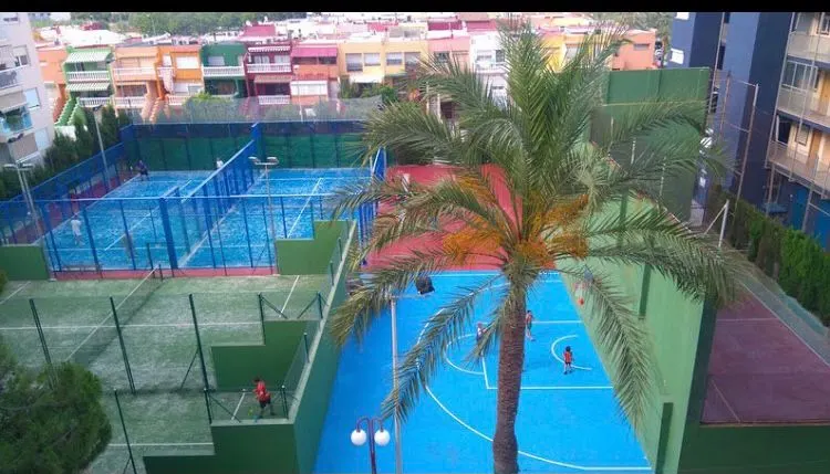 Polideportivo los 5 Mares - Polideportivo en Pobla de Farnals (la) - foto 2