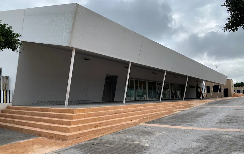 Polideportivo Municipal de la Pobla de Vallbona - Polideportivo en Pobla de Vallbona (la) - foto 2