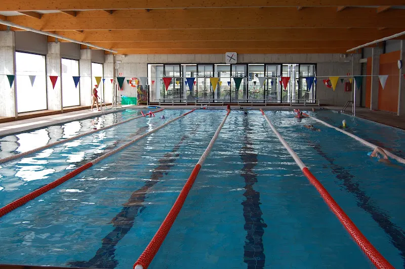 Complex esportiu municipal Paco Camarasa Rafelbunyol - Polideportivo en Rafelbunol/Rafelbunyol - foto 2