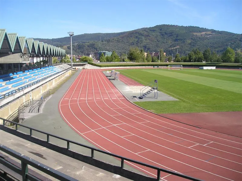 Polideportivo Artunduaga - Basauri Kirolak - Polideportivo en Basauri - foto 2