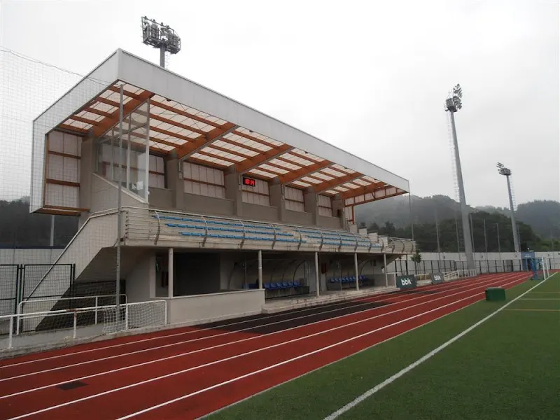 Complejo Deportivo Betiondo - Polideportivo en Ermua - foto 2
