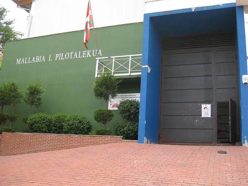 Mallabia I. Pilotalekua - Centro deportivo en Mallabia - foto 2