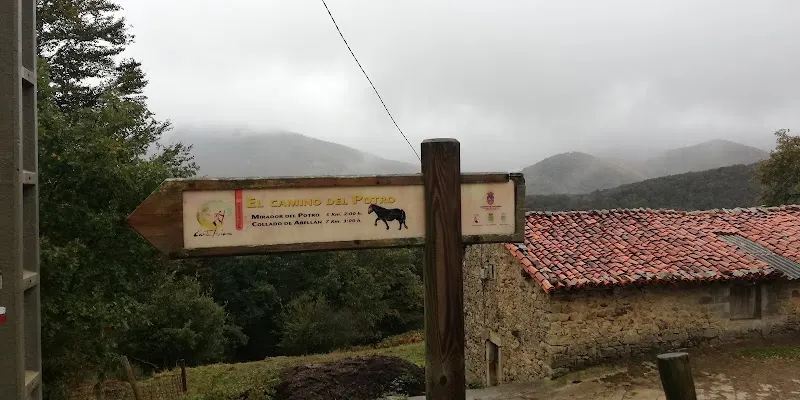 Polideportivo De Bustillo Del Oro - Polideportivo en Bustillo del Oro - foto 2