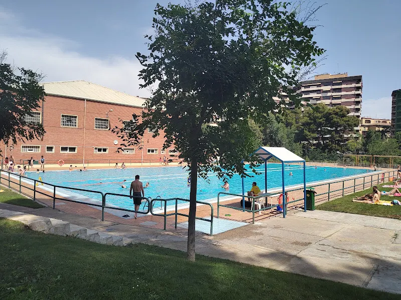 Centro Deportivo Municipal Perico Fernández. Salduba