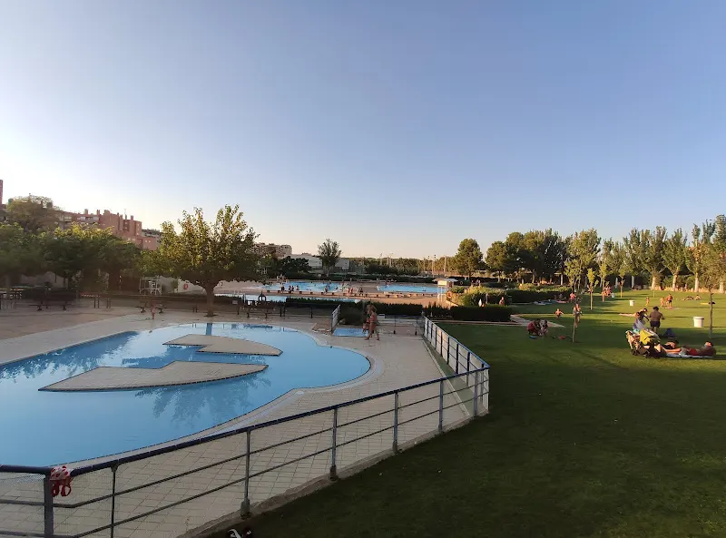 Centro Deportivo Municipal Actur - Centro deportivo en Zaragoza - foto 2