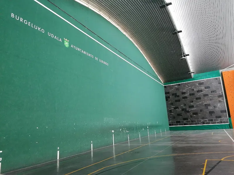 Frontón/ complejo deportivo Landederra - Polideportivo en Elburgo/Burgelu - foto 2