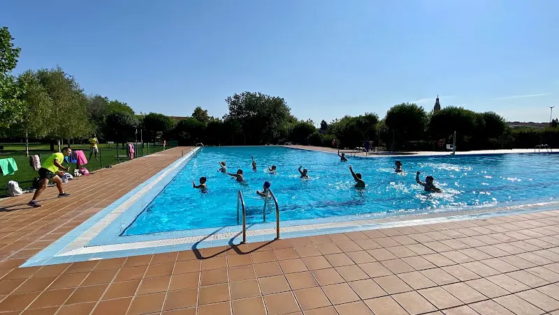 Polideportivo Arroyo I - Polideportivo en Oyon-Oion - foto 2
