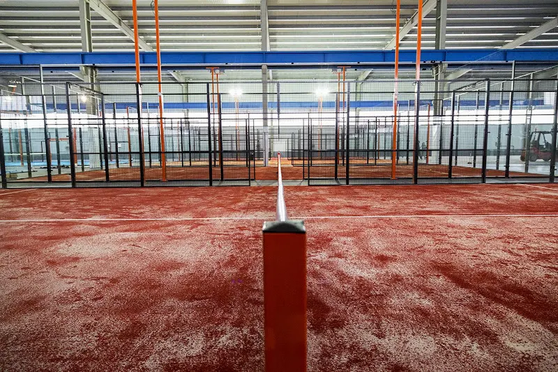Padel Indoor Ponferrada 2.0 - Centro deportivo en Ponferrada - foto 2