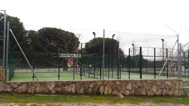 Pistas de pádel y tenis de La Adrada - Centro deportivo en Adrada (La) - foto 2