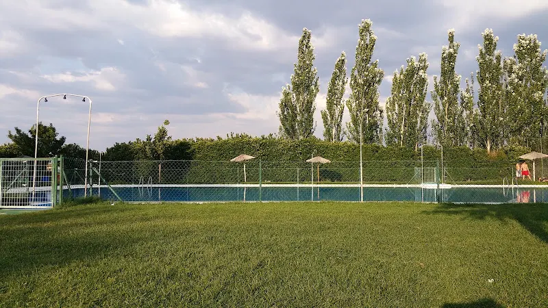 Polideportivo Tomás Luis de Victoria - Polideportivo en Sanchidrian - foto 2