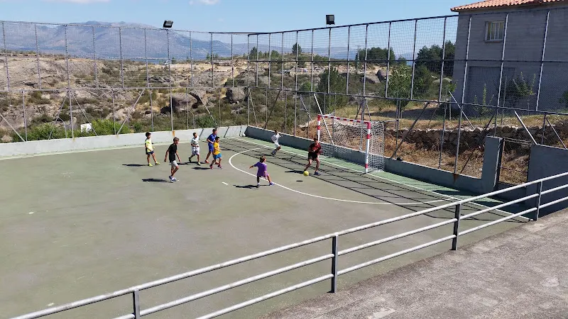 Pista polideportiva de Villanueva de Ávila - Polideportivo en Villanueva de Avila - foto 2
