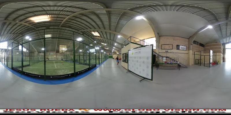 Pádel Indoor - Puente Real - Centro deportivo en Badajoz - foto 2