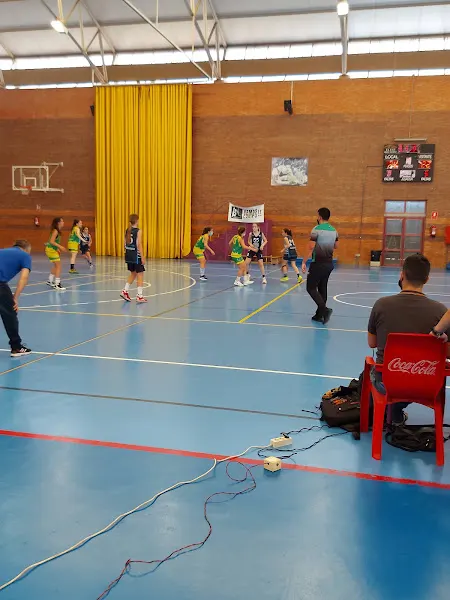 Pabellón Nuria Cabanillas - Polideportivo en Badajoz - foto 2