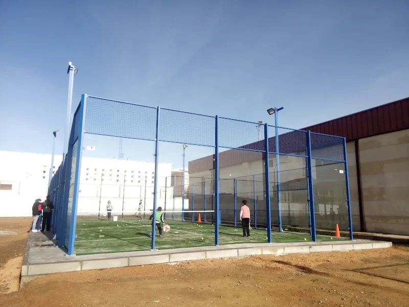 Complejo Deportivo de Higuera de la Serena - Centro deportivo en Higuera de la Serena - foto 2