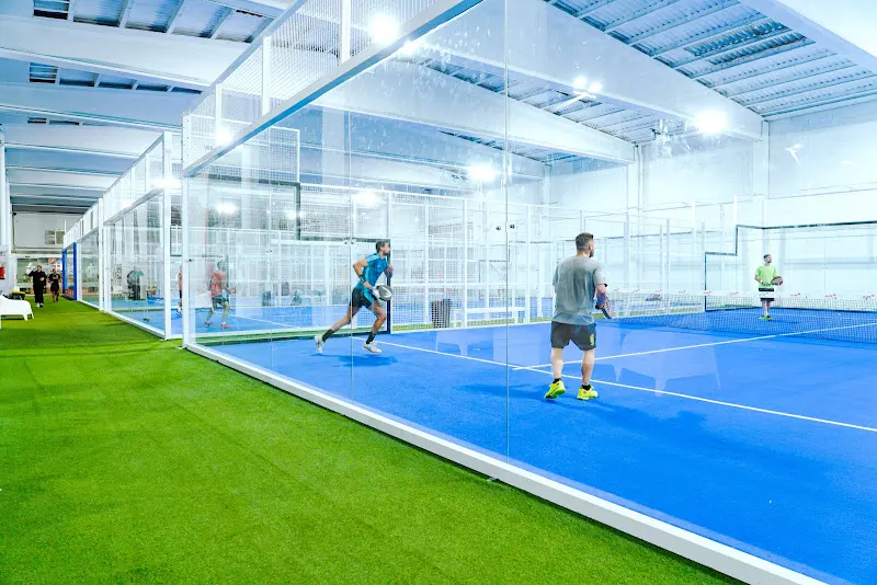 AIR CLUB PÀDEL - Pista de pádel en Barberà del Vallès - foto 2