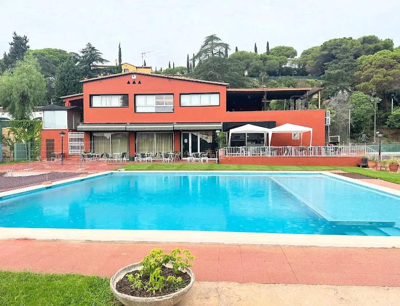 Club Tenis Montcabrer - Club deportivo en Cabrils - foto 2